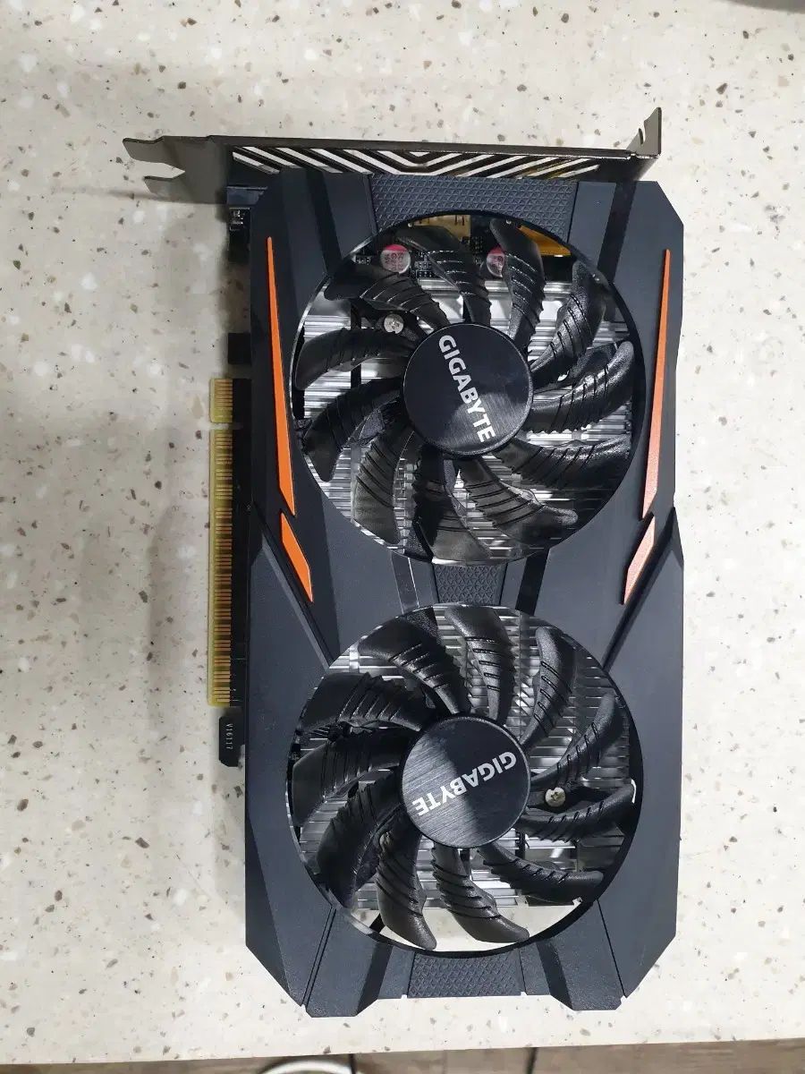 기가바이트 gtx1050 그래픽카드